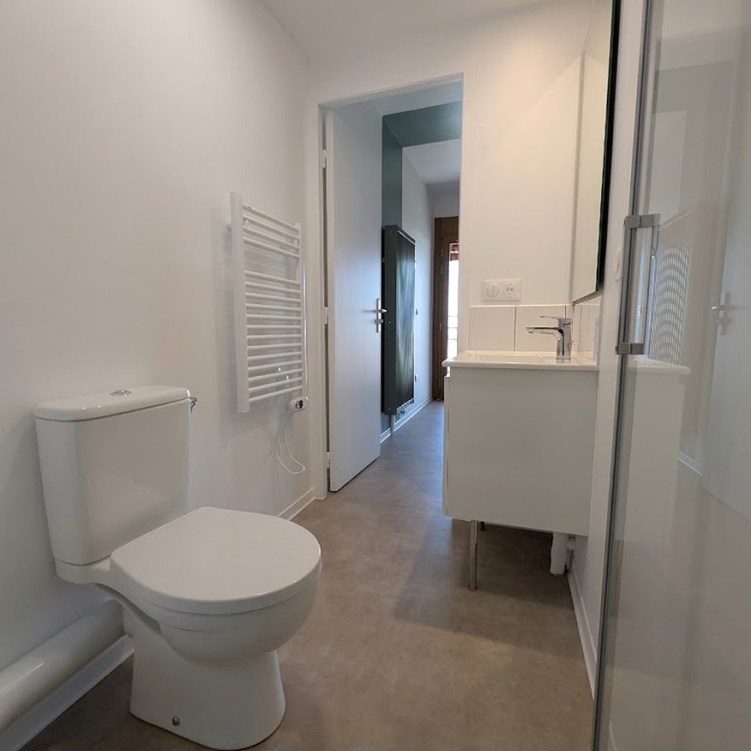 Nettoyage de finition — Salle d'eau